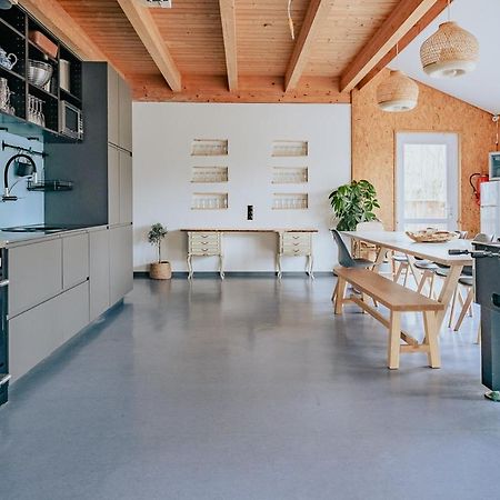 Hostel Oder Ferienwohnung 1-16 Personen Im Blauen Haus Фехмарн Екстериор снимка