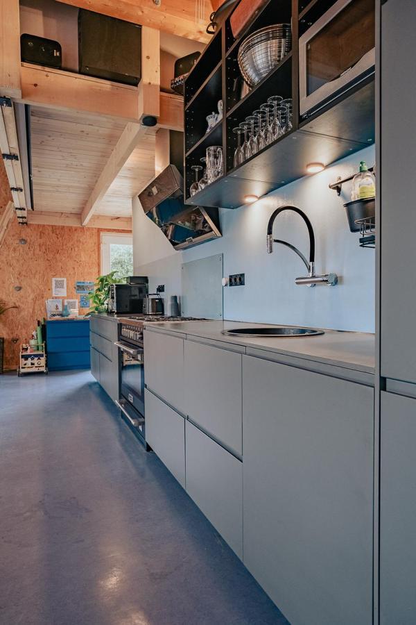 Hostel Oder Ferienwohnung 1-16 Personen Im Blauen Haus Фехмарн Екстериор снимка