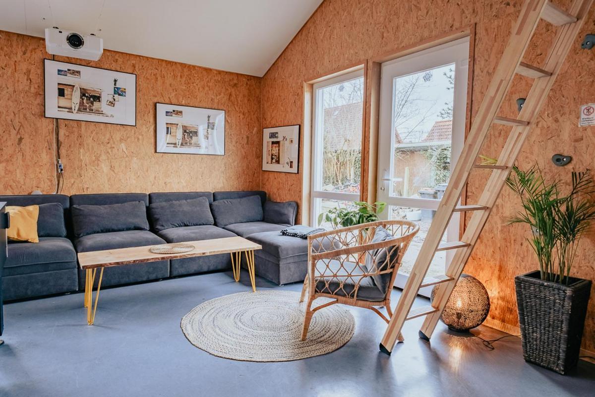 Hostel Oder Ferienwohnung 1-16 Personen Im Blauen Haus Фехмарн Екстериор снимка