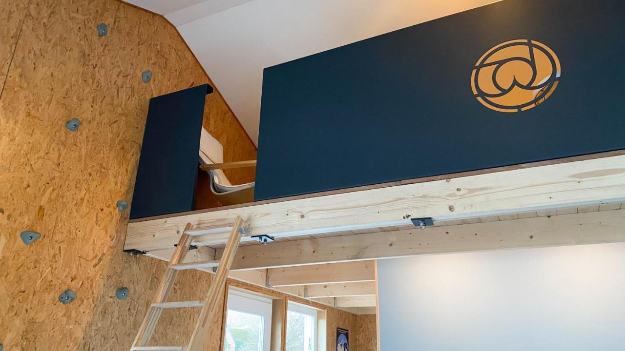 Hostel Oder Ferienwohnung 1-16 Personen Im Blauen Haus Фехмарн Екстериор снимка