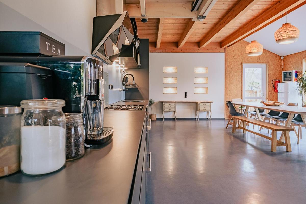 Hostel Oder Ferienwohnung 1-16 Personen Im Blauen Haus Фехмарн Екстериор снимка
