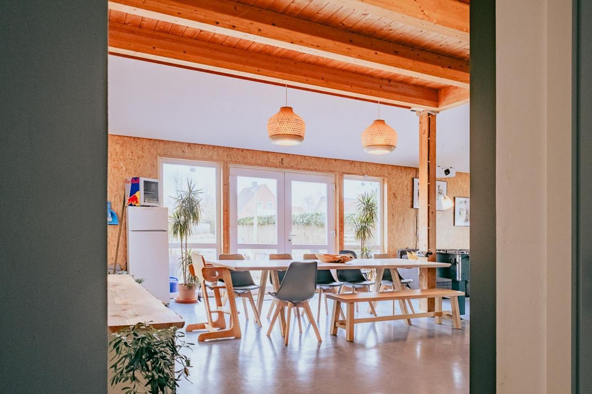 Hostel Oder Ferienwohnung 1-16 Personen Im Blauen Haus Фехмарн Екстериор снимка
