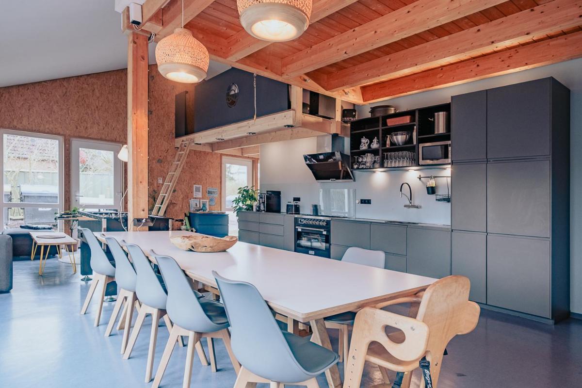 Hostel Oder Ferienwohnung 1-16 Personen Im Blauen Haus Фехмарн Екстериор снимка