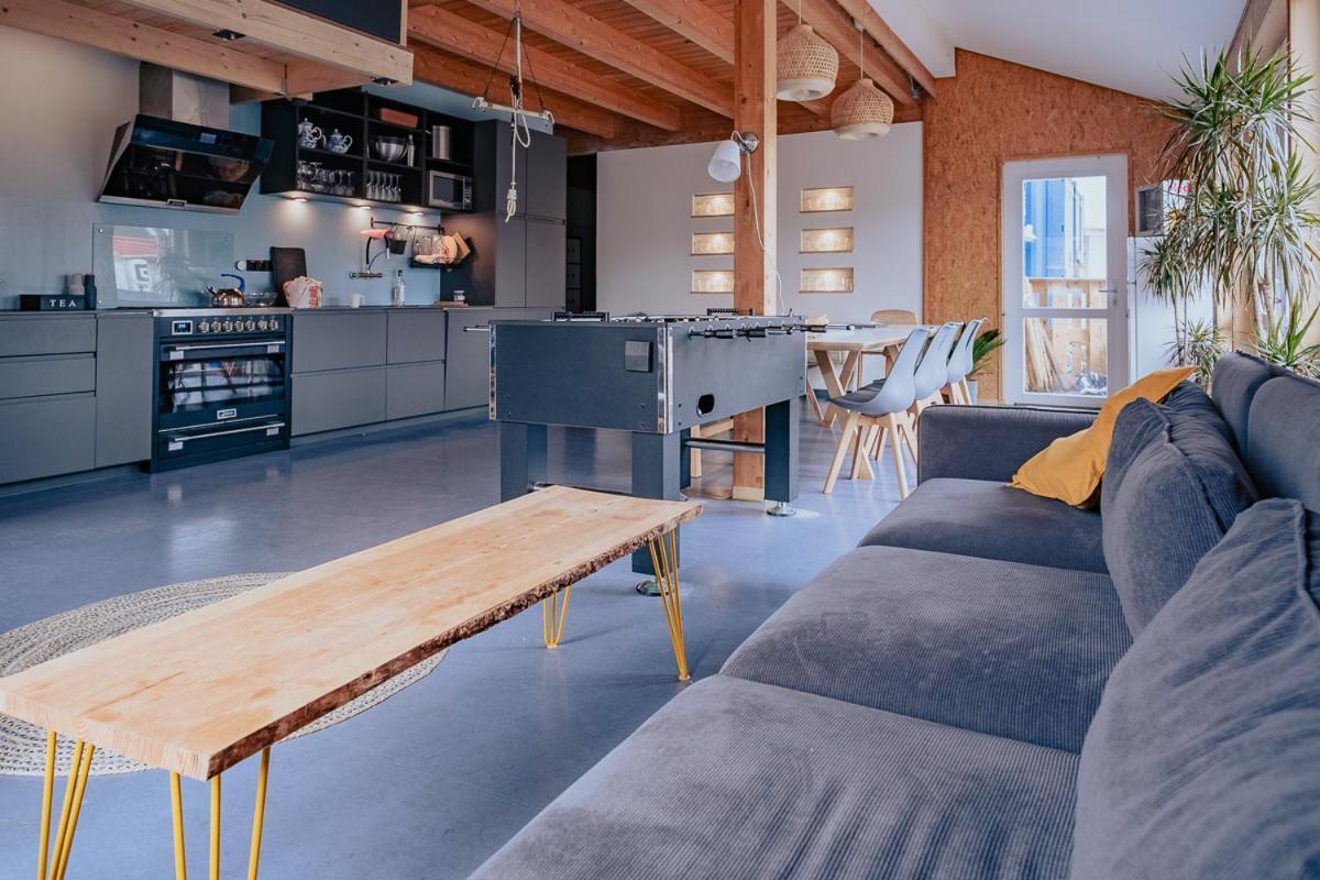 Hostel Oder Ferienwohnung 1-16 Personen Im Blauen Haus Фехмарн Екстериор снимка
