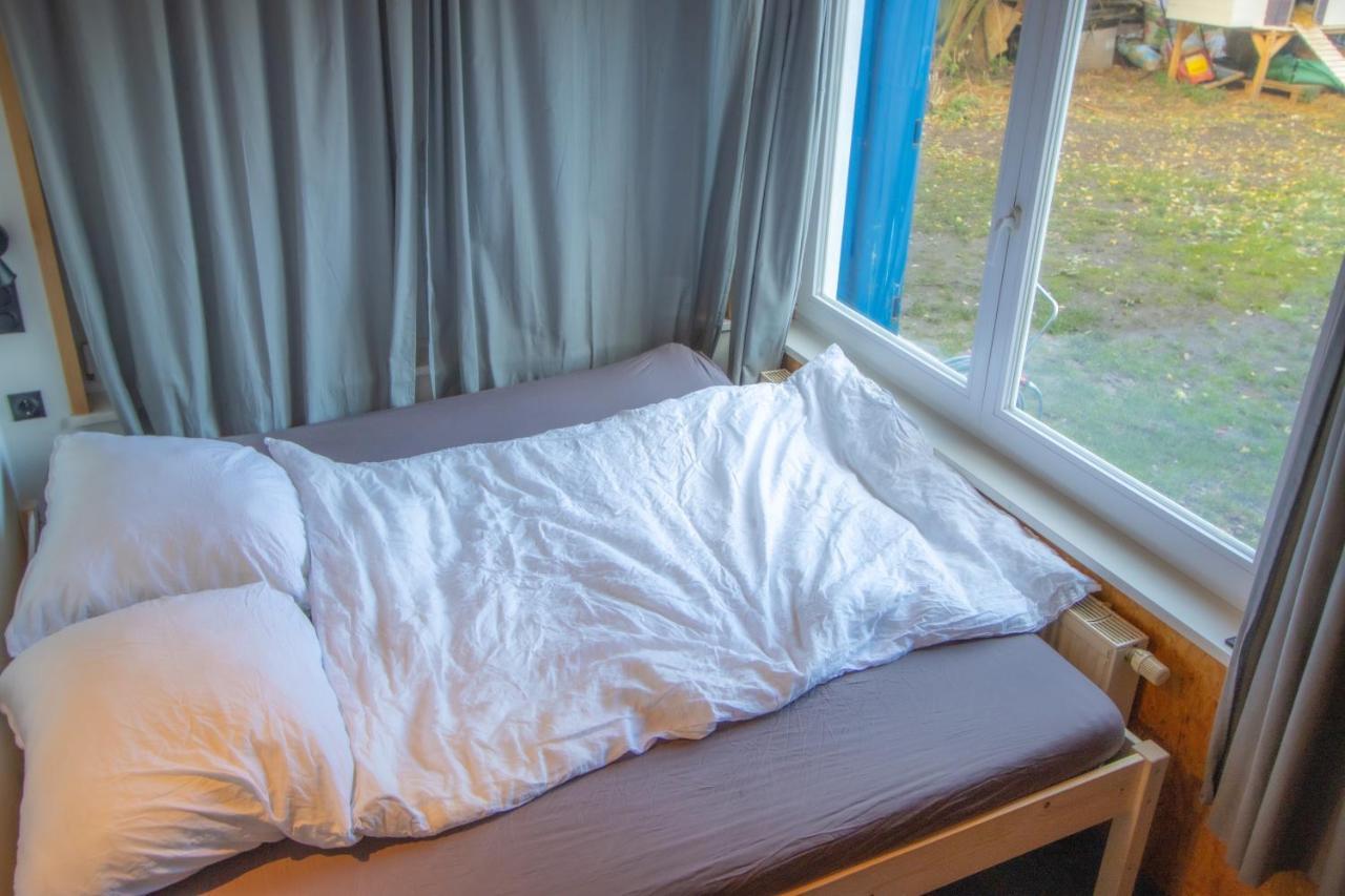 Hostel Oder Ferienwohnung 1-16 Personen Im Blauen Haus Фехмарн Екстериор снимка