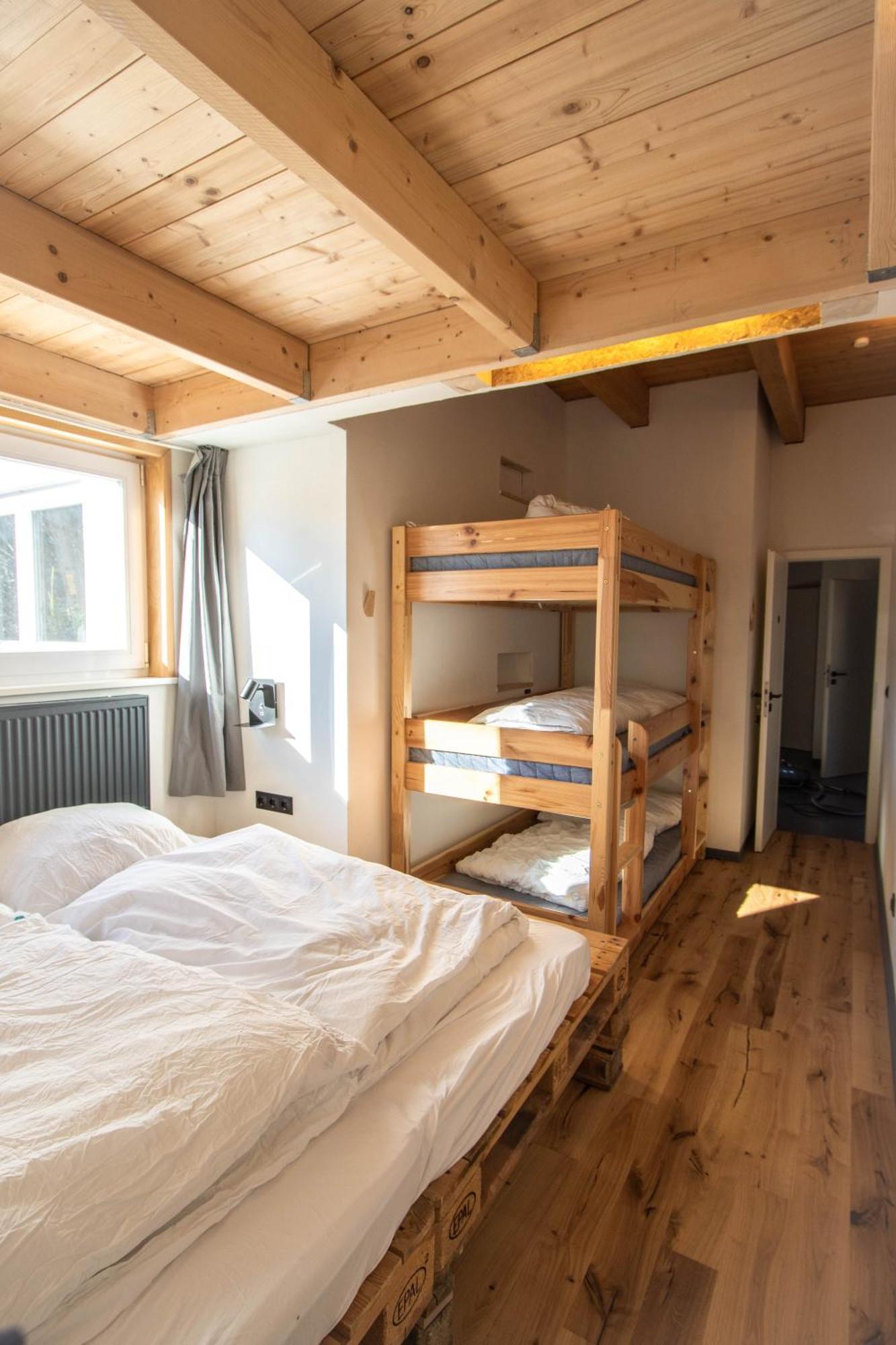 Hostel Oder Ferienwohnung 1-16 Personen Im Blauen Haus Фехмарн Екстериор снимка