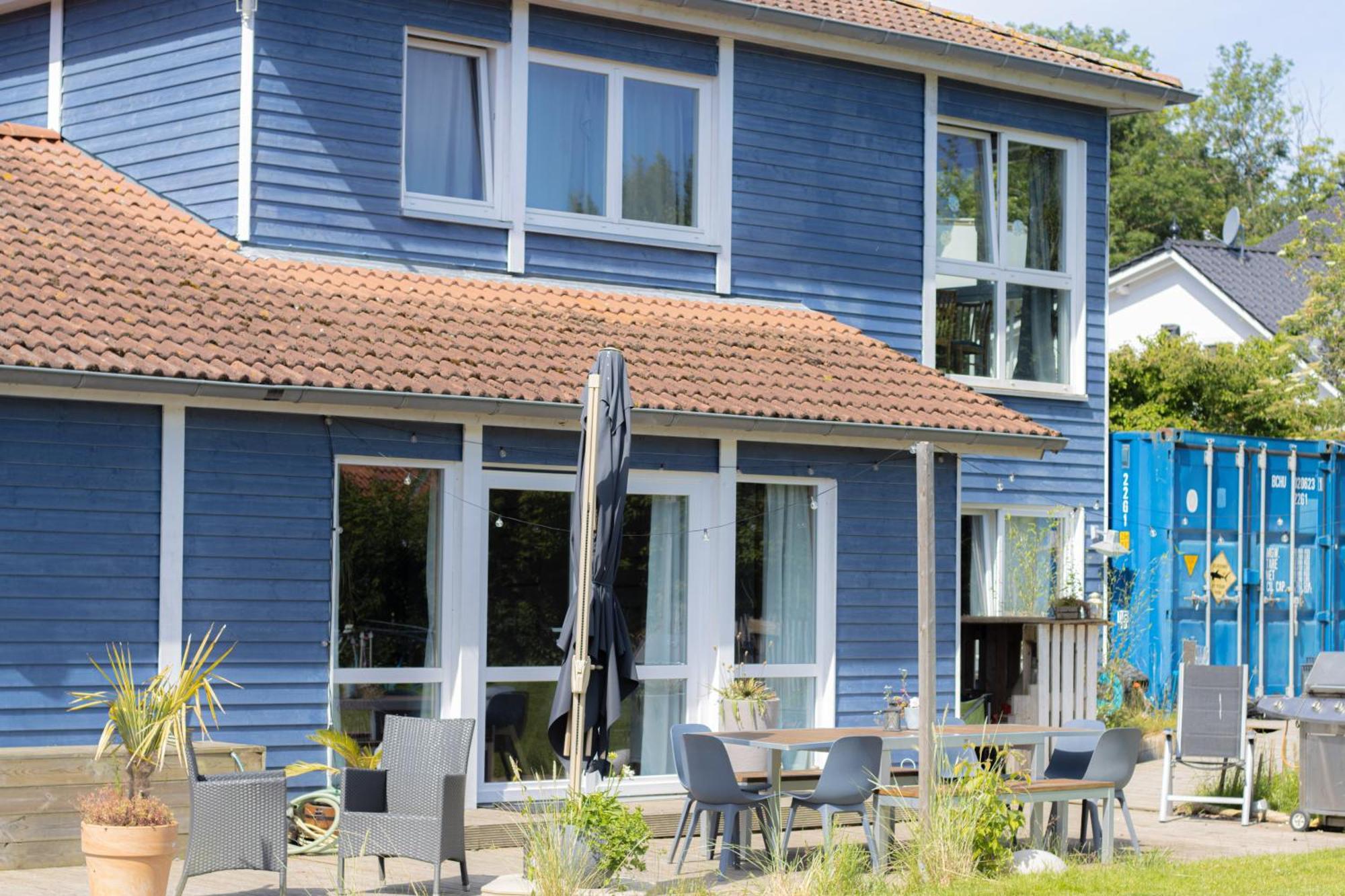 Hostel Oder Ferienwohnung 1-16 Personen Im Blauen Haus Фехмарн Екстериор снимка