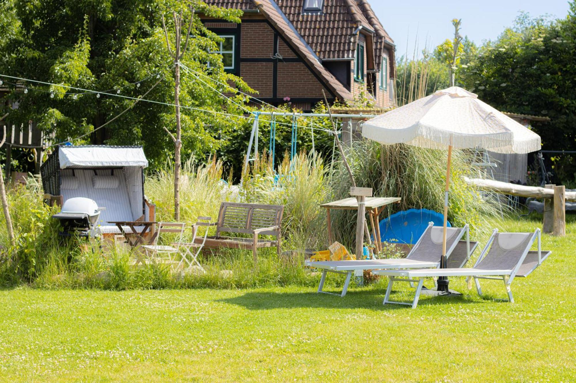 Hostel Oder Ferienwohnung 1-16 Personen Im Blauen Haus Фехмарн Екстериор снимка