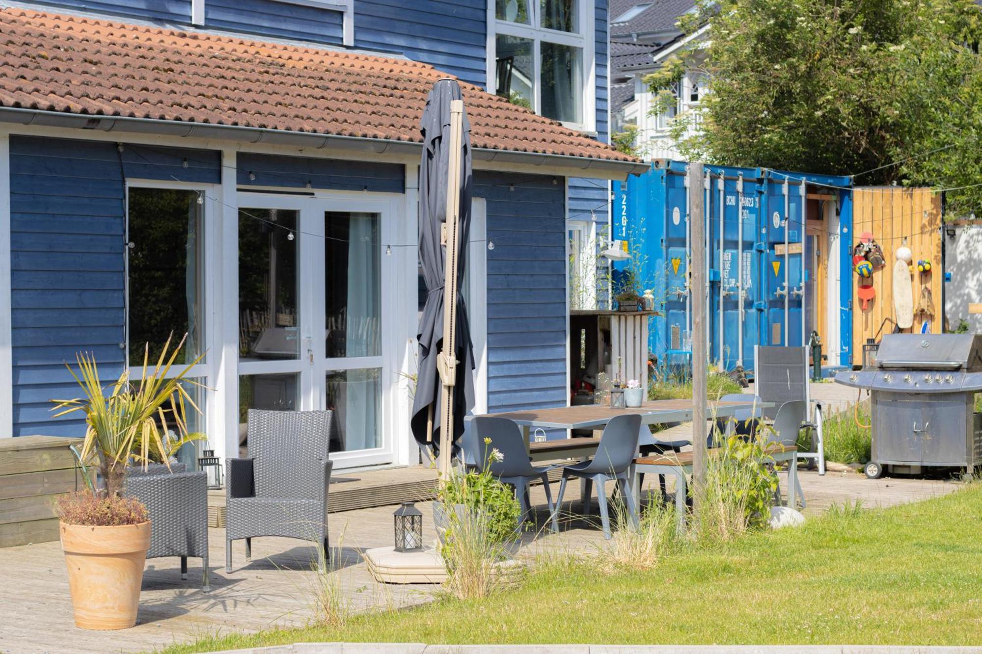 Hostel Oder Ferienwohnung 1-16 Personen Im Blauen Haus Фехмарн Екстериор снимка